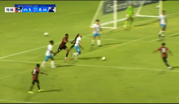 Futbol tarihinde bir ilk: 150 santimlik sa&ccedil; y&uuml;z&uuml;nden 2 kırmızı kart
