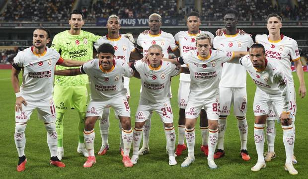 Galatasaray'ın yıldız futbolcusu sakatlığı nedeniyle &uuml;lkesinin kadrosundan &ccedil;ıkartıldı!