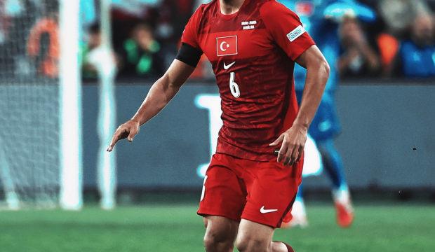 Hayali Fransa ma&ccedil;ında ger&ccedil;ekleşti! 30 yaşında ilk kez milli formayı giydi