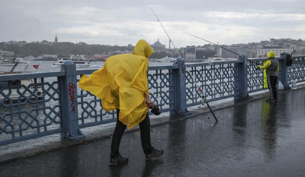 İstanbul dahil 14 ilde alarm! Meteoroloji uyardı: Kuvvetli sağanak ve fırtına geliyor