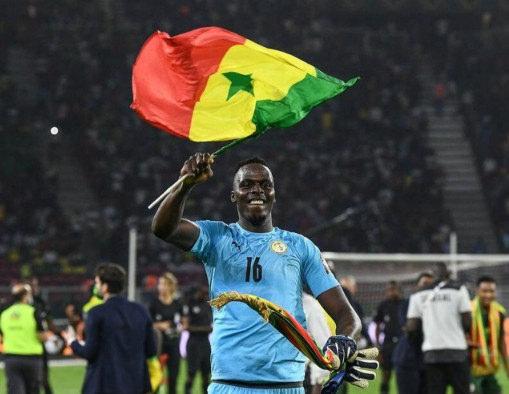 Mendy, 2025'de Senegal ile Afrika Kupası'nı kazandı ama CAF (Afrika Futbol Konfederasyonu), Senegal'in maçta sahadan çekilmesini kural ihlali saydı ve şampiyonluğu Fas'a verdi.