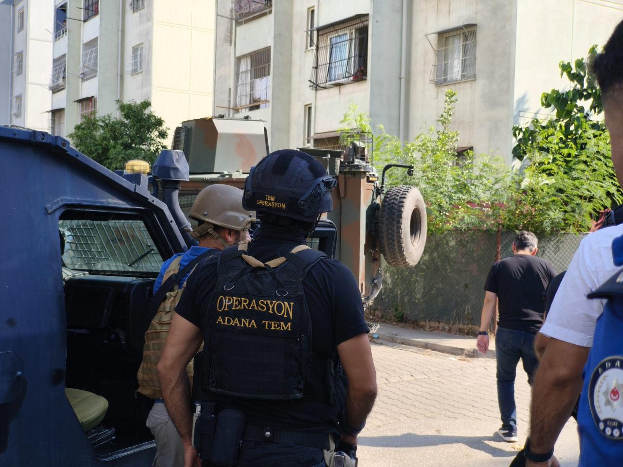 Özel harekat devrede: Yakalanacağını anlayınca kendisini el bombasıyla eve kilitledi