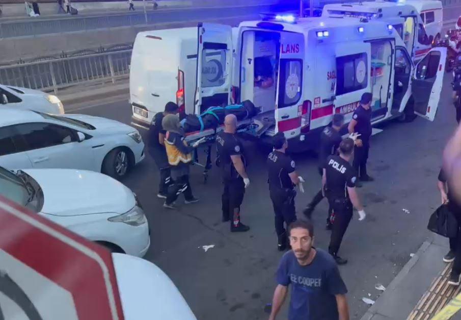 Silahlı saldırıda 3 kişi hayatını kaybetti.