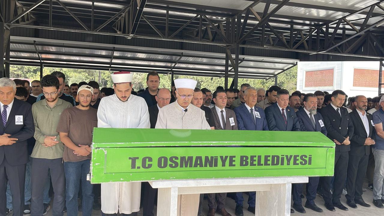 Cenaze namazı kılındı. 