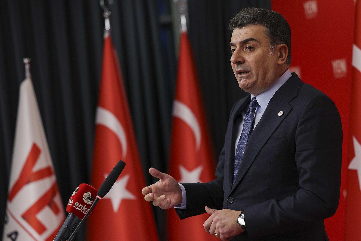 YENİ Parti Genel Başkan Yardımcısı ve Parti Sözcüsü Zeynel Emre, YENİ Parti Genel Merkezi'nde basın toplantısı düzenledi.