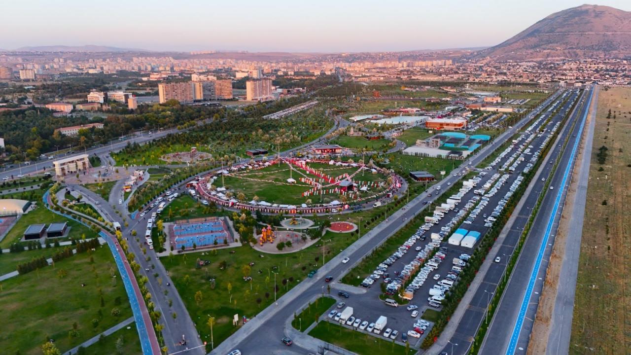 1 milyon 260 bin metrekarelik alanıyla kentin önemli yeşil alanlarından biri olan Recep Tayyip Erdoğan Millet Bahçesi