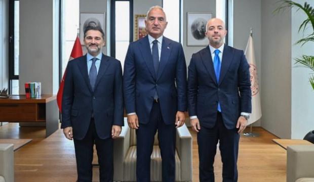 Bakan Ersoy, THY y&ouml;netimini kabul etti, turizm işbirliğini g&ouml;r&uuml;şt&uuml;!