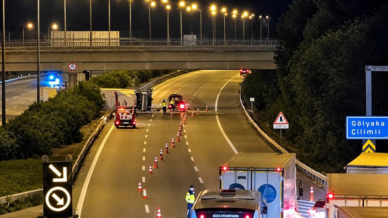 TIR'IN devrildiği olay yeri.