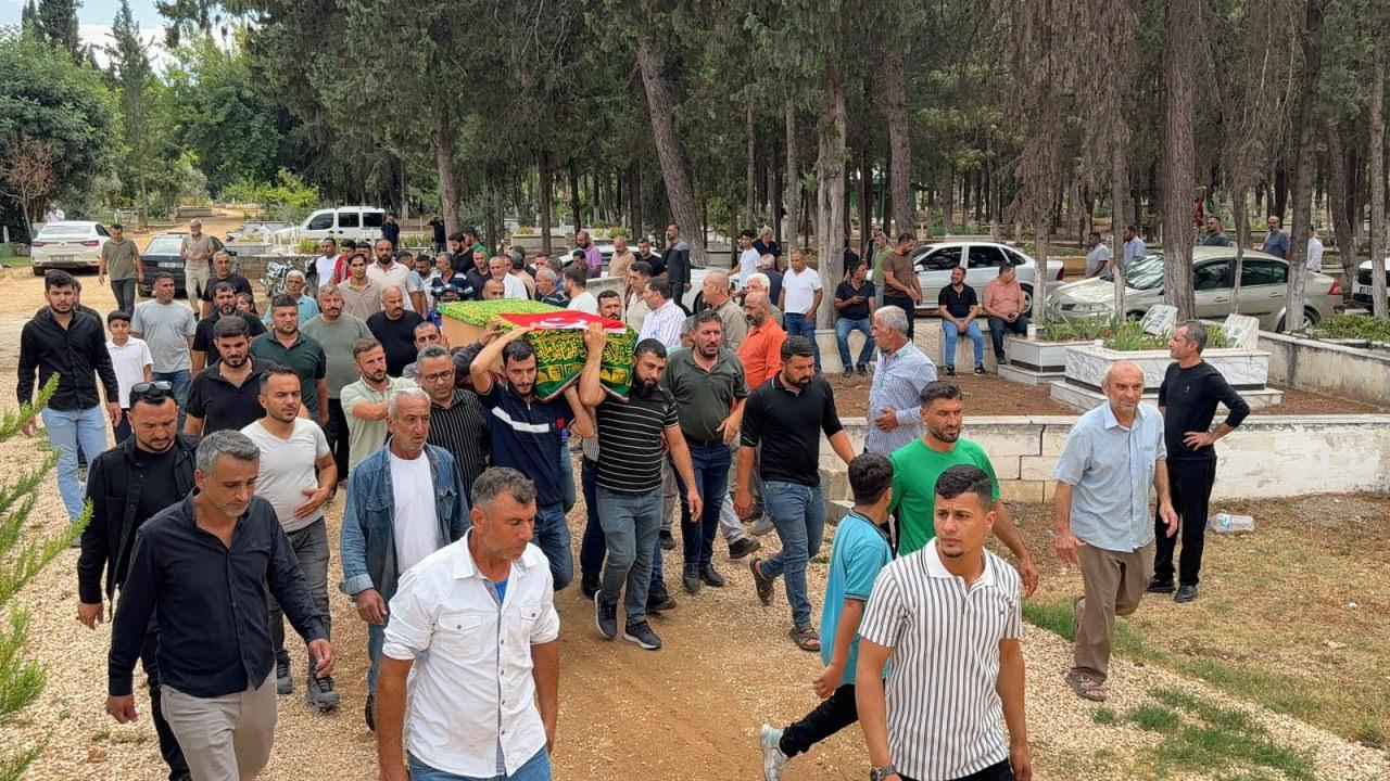 KKTC’deki gemi kazasının ardından cesetlerine ulaşılan 1'i çocuk 2 kişi toprağa verildi.
