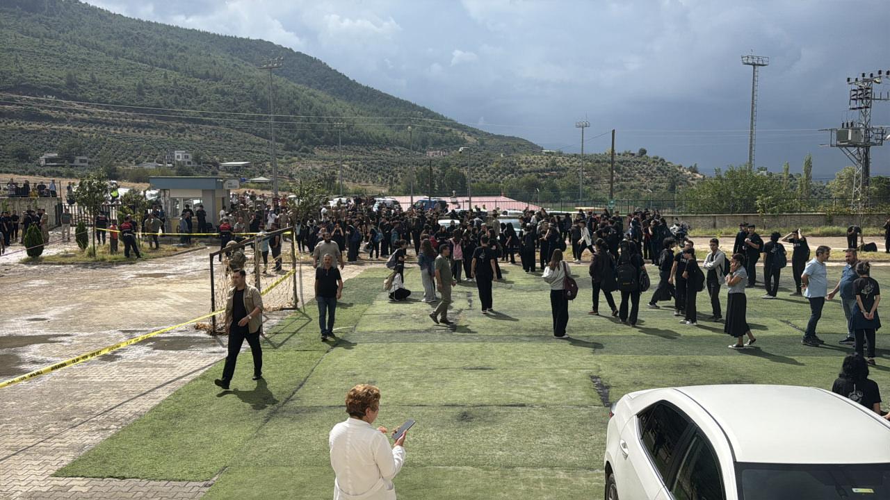 Osmaniye'de yeğeni tarafından tabancayla vurulan öğretmen hayatını kaybetti, şüpheli gözaltına alındı.