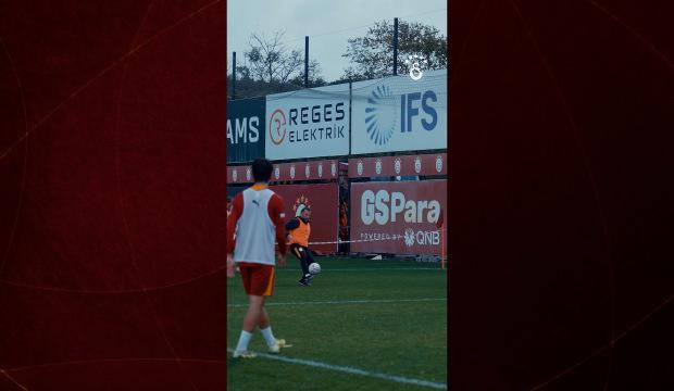Okan Buruk'tan antrenmanda jeneriklik gol!