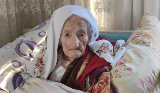 Torununun torununu g&ouml;rd&uuml;! Salli ninenin yaşını &ouml;ğrenen maşallah diyor