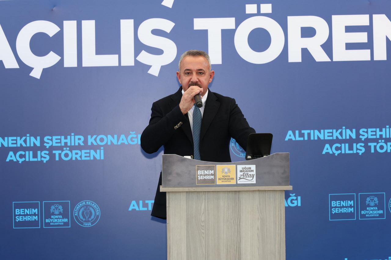 Açılışta konuşan Altınekin Belediye Başkanı Fatih Orhan