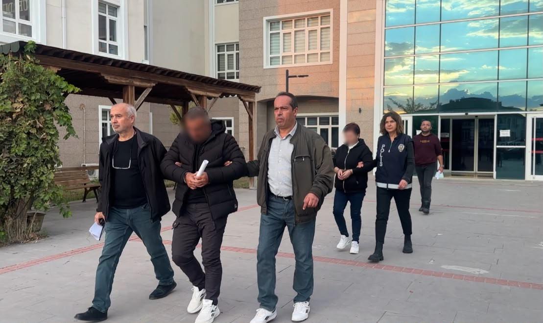 Yakalanan şüpheliler tutuklandı.