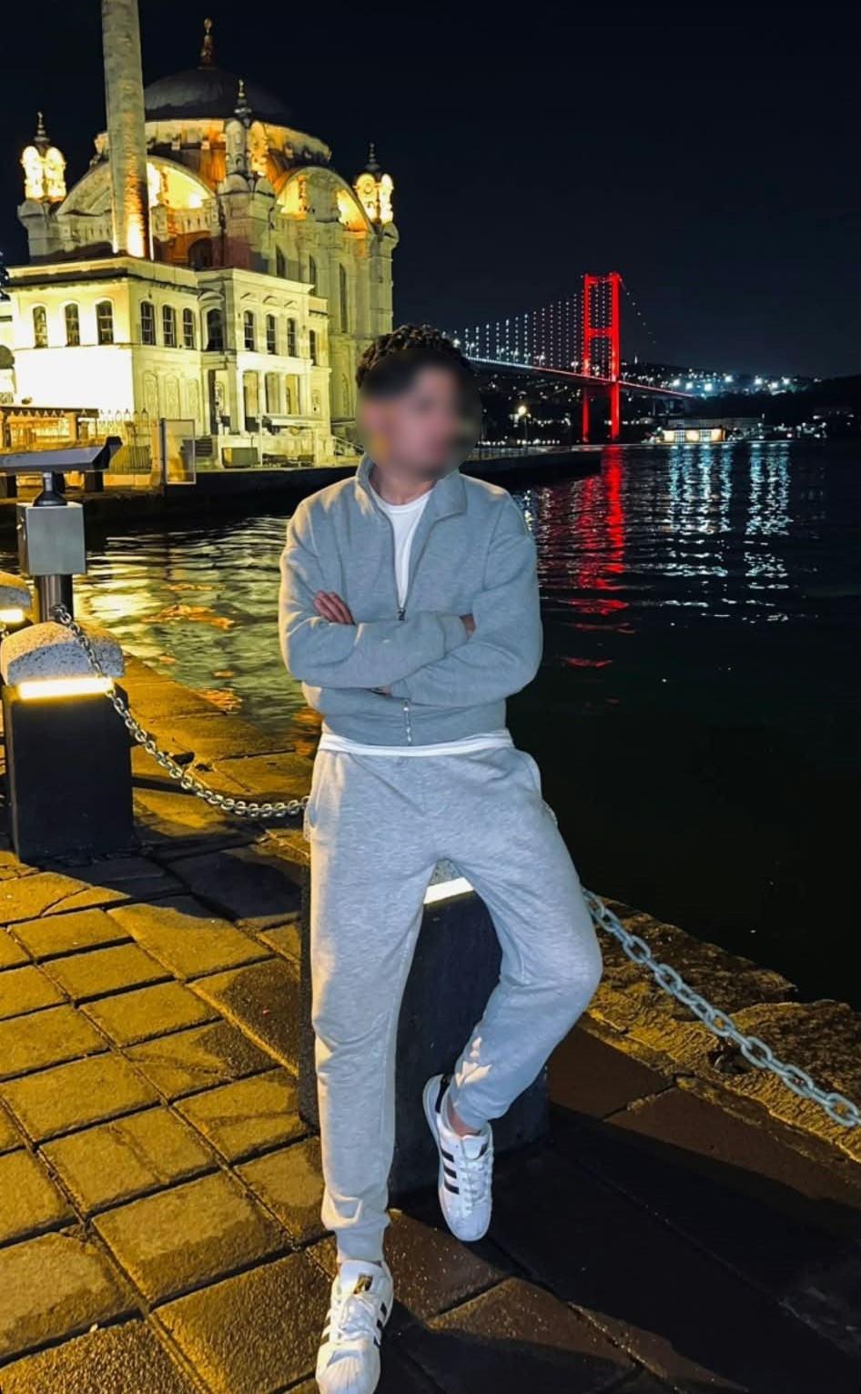 Mustafa B. (24)