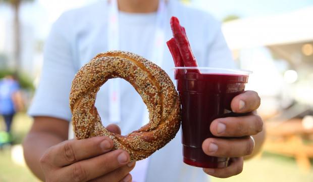 Adana'da lezzet ş&ouml;leni s&uuml;r&uuml;yor: Merkez Park'ta 10. yıl coşkusu