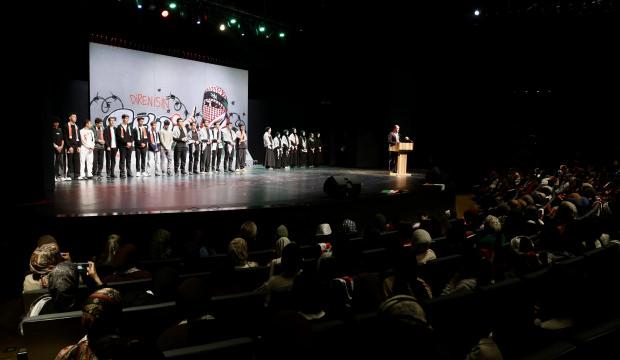 Konya'da Gazze i&ccedil;in duygusal gece! &Ouml;ğrenciler şiirlerle direnişi anlattı