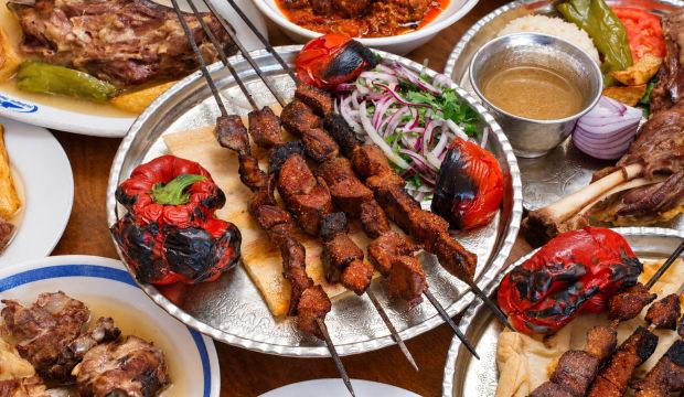 Michelin yıldızlı şefler ve &uuml;nl&uuml; sanat&ccedil;ılar k&uuml;lt&uuml;r ve sanat ş&ouml;leninde buluşuyor