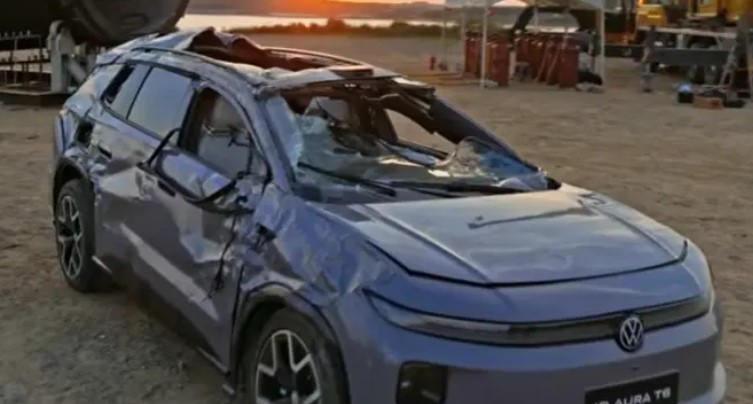 Otomotiv devinden işkence gibi test: 160 derecede 50 kez takla attı