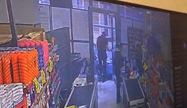 Şişli'de feci kaza: Marketten &ccedil;ıkan m&uuml;şteriye otomobil &ccedil;arptı