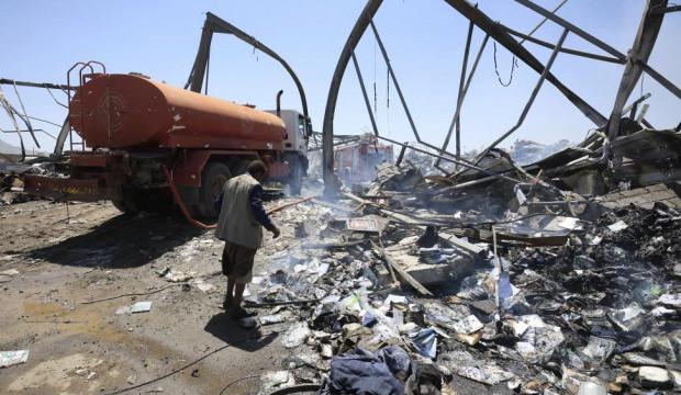 Suudi Arabistan darbeyi indirdi! Y&uuml;zlerce askeri hedef imha edildi