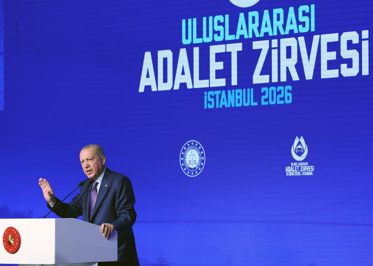 Cumhurbaşkanı Recep Tayyip Erdoğan, Çırağan Sarayı’nda düzenlenen “Uluslararası Adalet Zirvesi”ne katıldı.