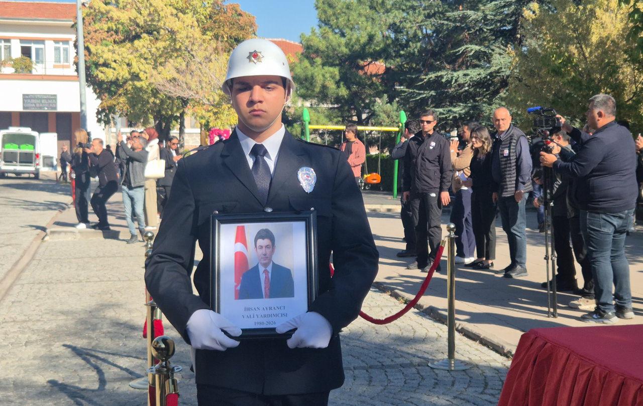 Vali Yardımcısı ve İl Özel İdaresi Genel Sekreteri İhsan Ayrancı için tören düzenlendi.