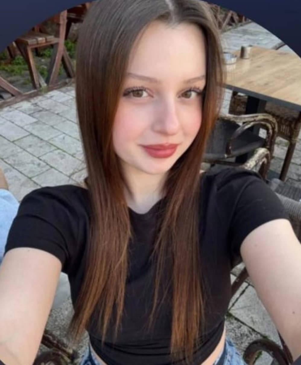 Gökçe Alkan (18) 