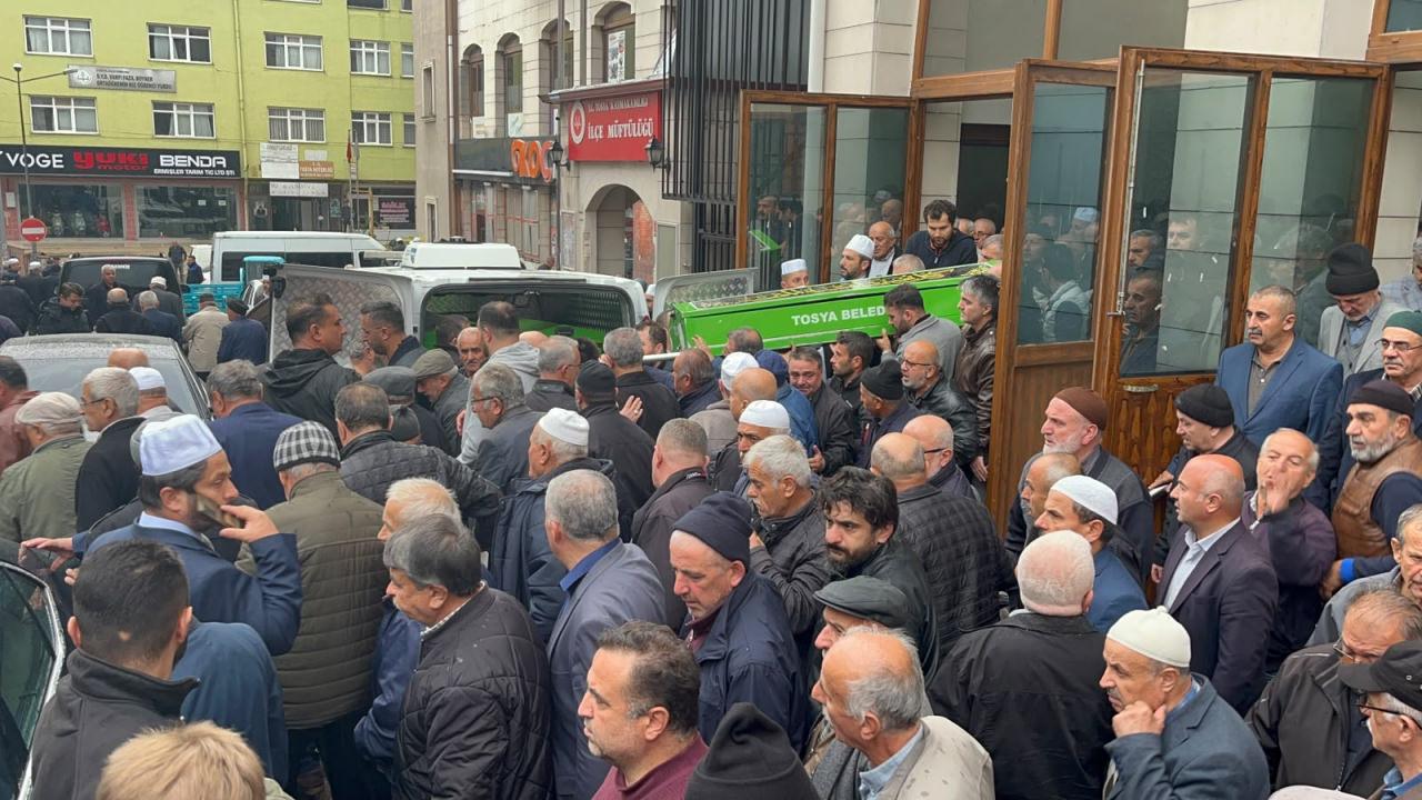 İrfan Vurucu (50) son yolculuğuna uğurlandı. 