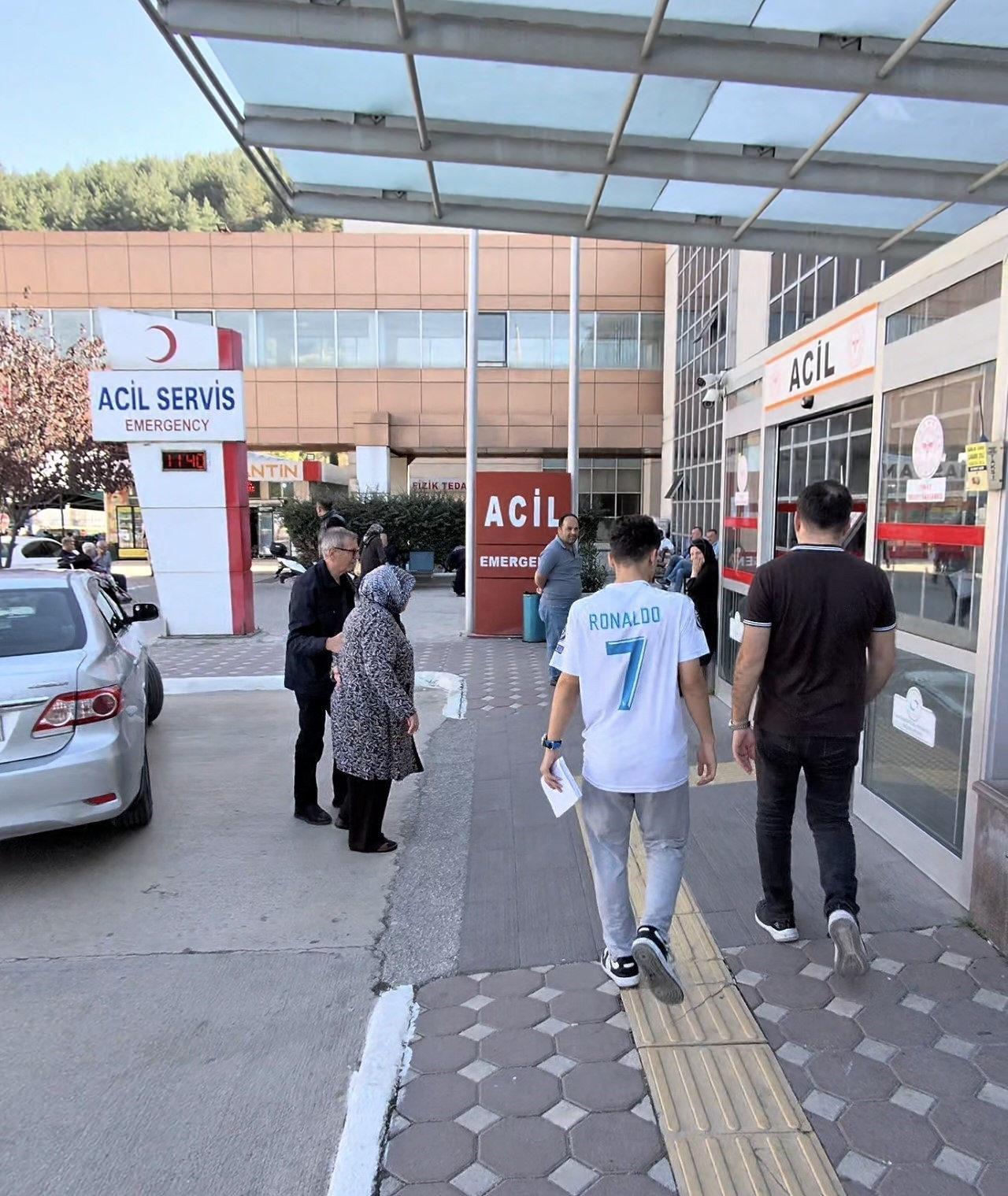 Hastaneye başvurular devam ediyor.