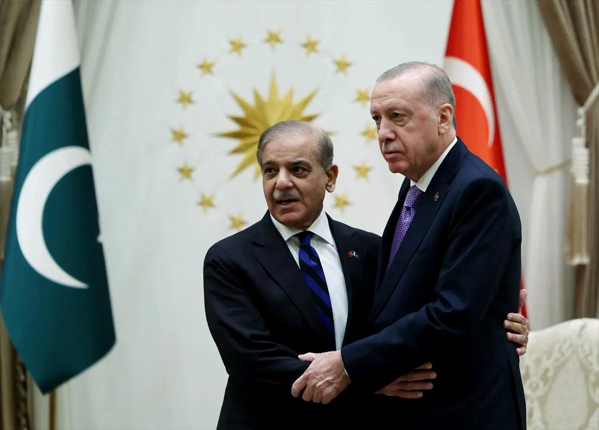 Şahbaz Şerif ve Recep Tayyip Erdoğan