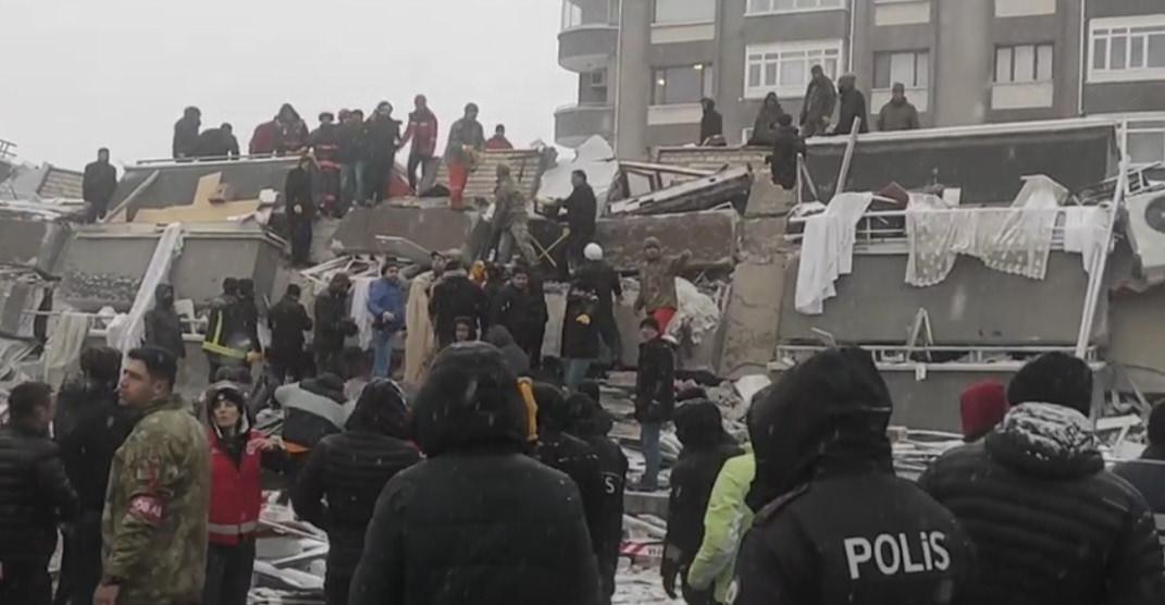 Hayat Sitesi'nin depremden sonraki hali.
