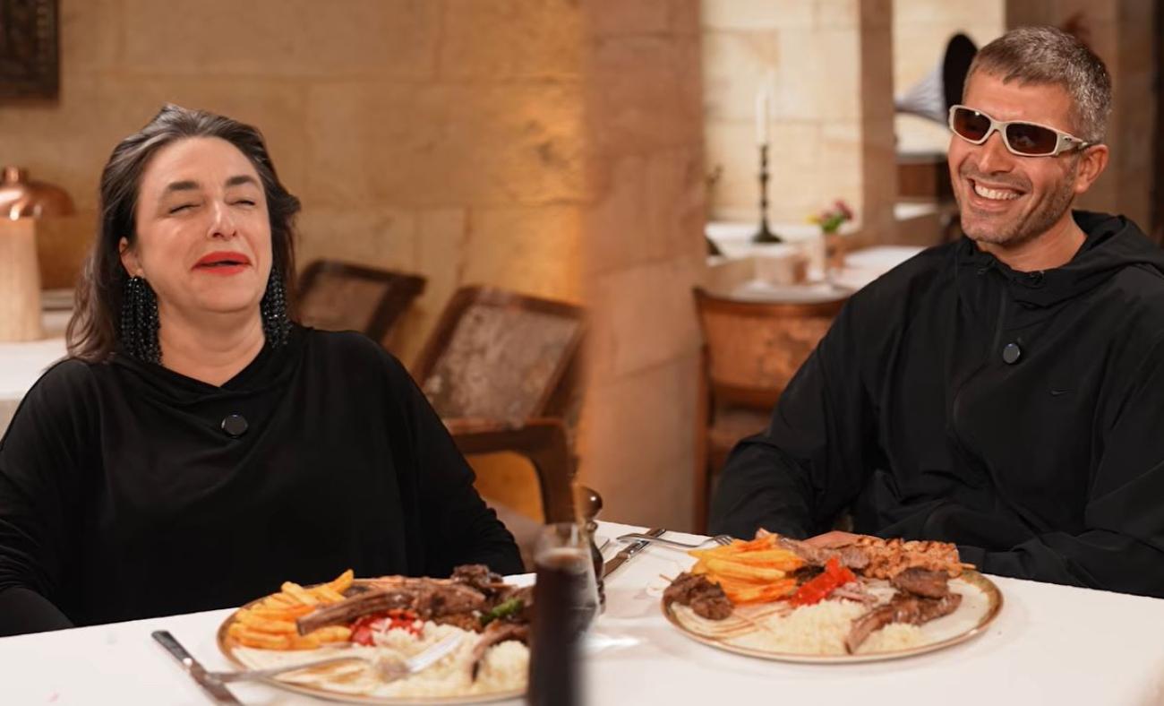 Esra Dermancıoğlu'ndan rol arkadaşına garip soru: Neye uğradığını şaşırdı