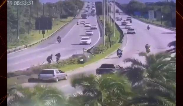 Brezilya'da otoyolda &ccedil;alışan belediye iş&ccedil;isi feci kazada hayatını kaybetti