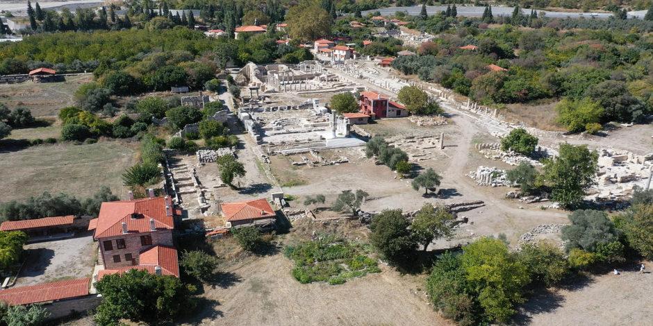 Muğla&rsquo;daki Gladyat&ouml;rler Şehri: 3 bin 500 yıllık Stratonikeia havadan g&ouml;r&uuml;nt&uuml;lendi