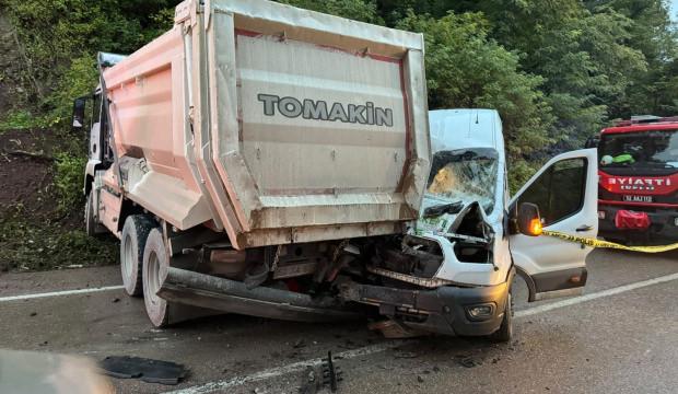 Ordu'da feci kaza: 1 &ouml;l&uuml;, 18'i &ouml;ğrenci 23 yaralı