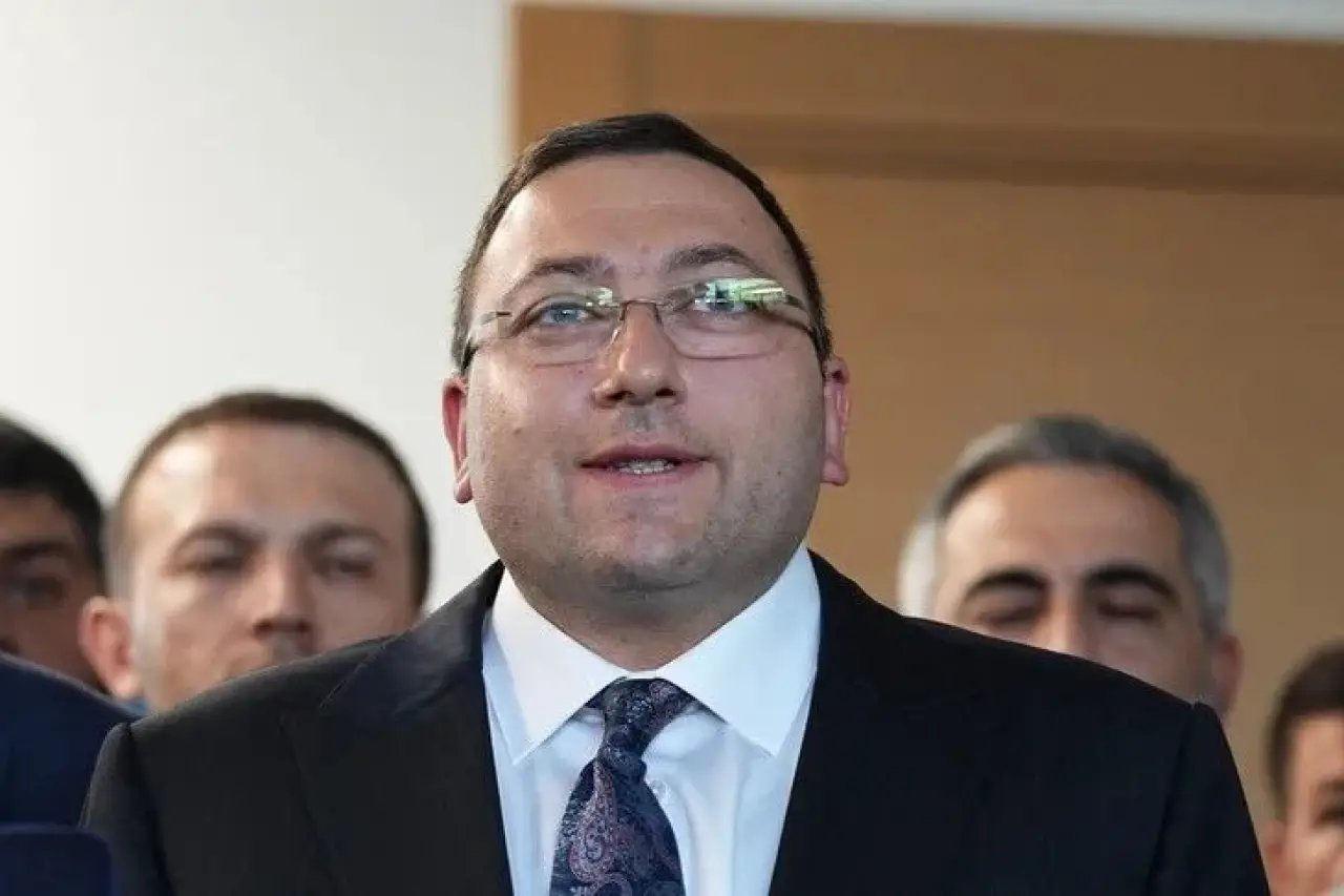 Üsküdar Belediye Başkanvekili Dündar Ziya Gültekin, geçirdiği trafik kazasının ardından hayatını kaybetti