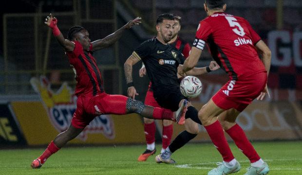 1. Lig'de d&uuml;şme hattındaki iki takım kapıştı! Deplasmanda 3-0 kazandılar