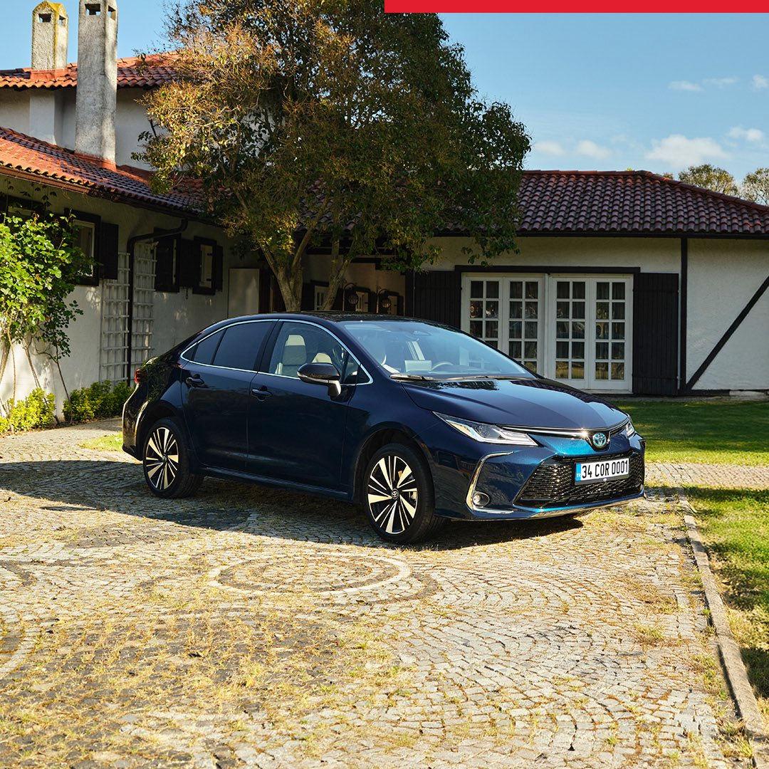 Toyota Corolla Sedan'ın farklı versiyonlarında 791 bin TL'ye varan indirim uygulanırken kampanyalı fiyatlar 1 milyon 965 bin TL'den başlıyor.