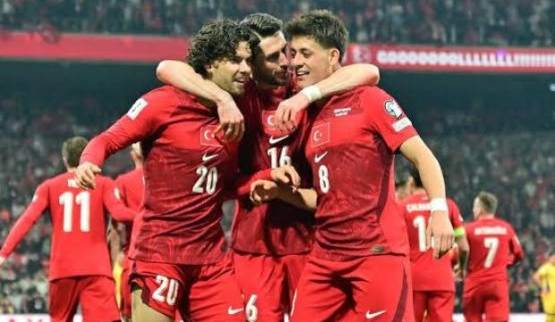 Milli yıldızdan k&ouml;t&uuml; haber! 4. dakikada ma&ccedil;tan &ccedil;ıktı
