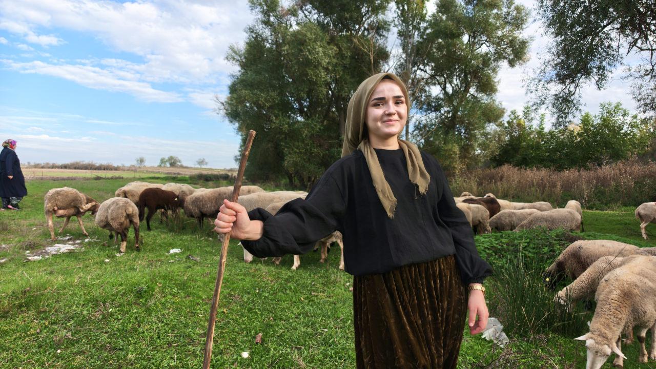 Sueda Demirci, tarım ve hayvancılığa yönelmek isteyen gençlere Tarım ve Orman Bakanlığının destek programlarını takip etmelerini öneriyor.