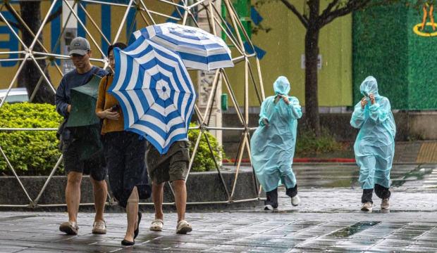 Asya'yı Champi Tayfunu vurdu: 1 &ouml;l&uuml;, 171 yaralı!