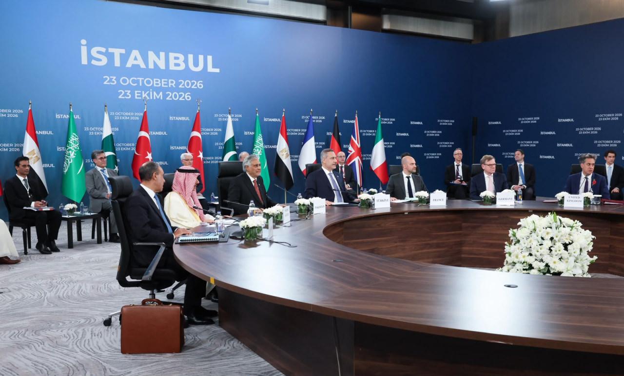 Dışişleri Bakanı Hakan Fidan, İstanbul’da, İtalya’nın da katılımıyla gerçekleştirilen R4+E3 (Birleşik Krallık, Almanya, Fransa) Dışişleri Bakanları Toplantısı’na ev sahipliği yaptı.