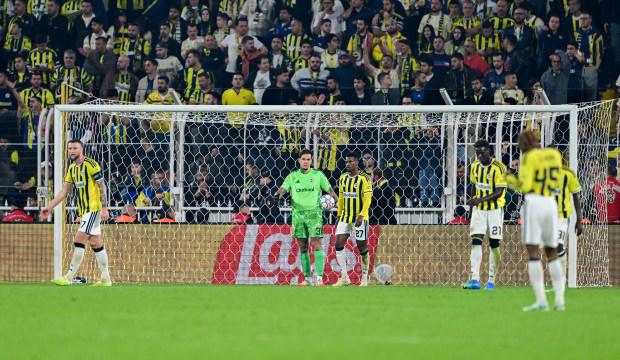 Fenerbah&ccedil;e 90'da şoku yaşadı! 2-0'dan d&ouml;nd&uuml;ler