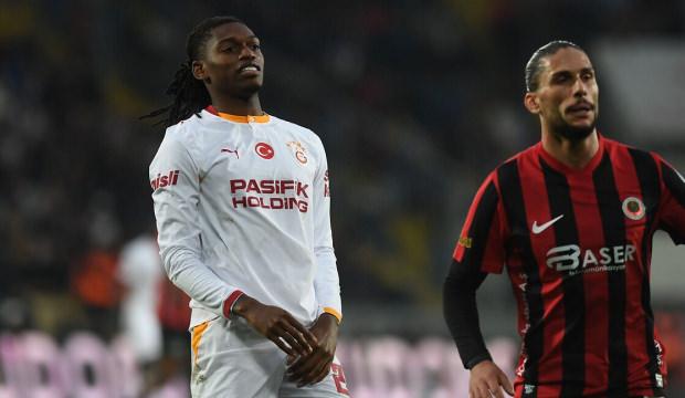 Lille ma&ccedil;ında yok! Galatasaray, Leao'nun sakatlığı ile ilgili a&ccedil;ıklama yaptı