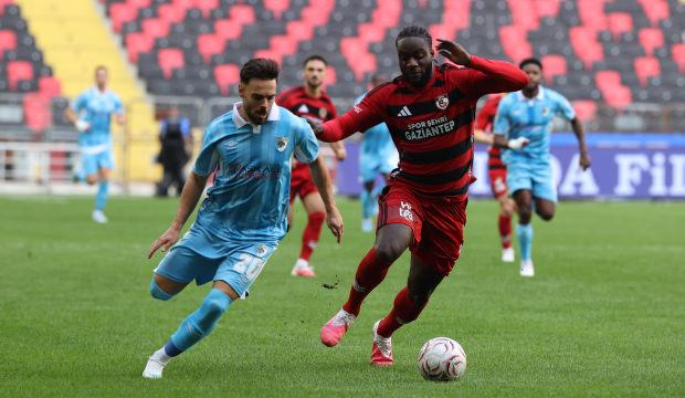 Dadaşlar, S&uuml;per Lig'de y&uuml;kselişe ge&ccedil;ti! Deplasmanda ilk galibiyet 3 golle geldi