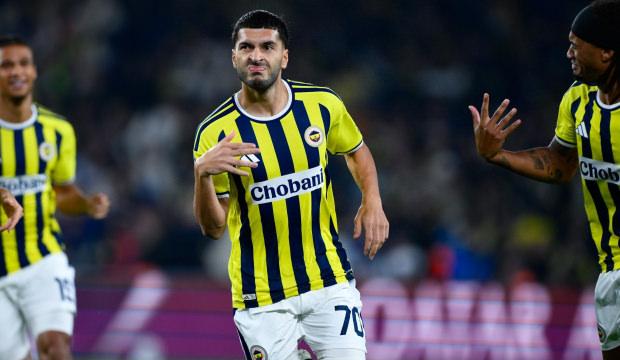 Oğuz Aydın Fenerbah&ccedil;e tarihine ge&ccedil;ti! Zirveye yerleşti