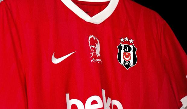 Beşiktaş, yeni formasını tanıttı!