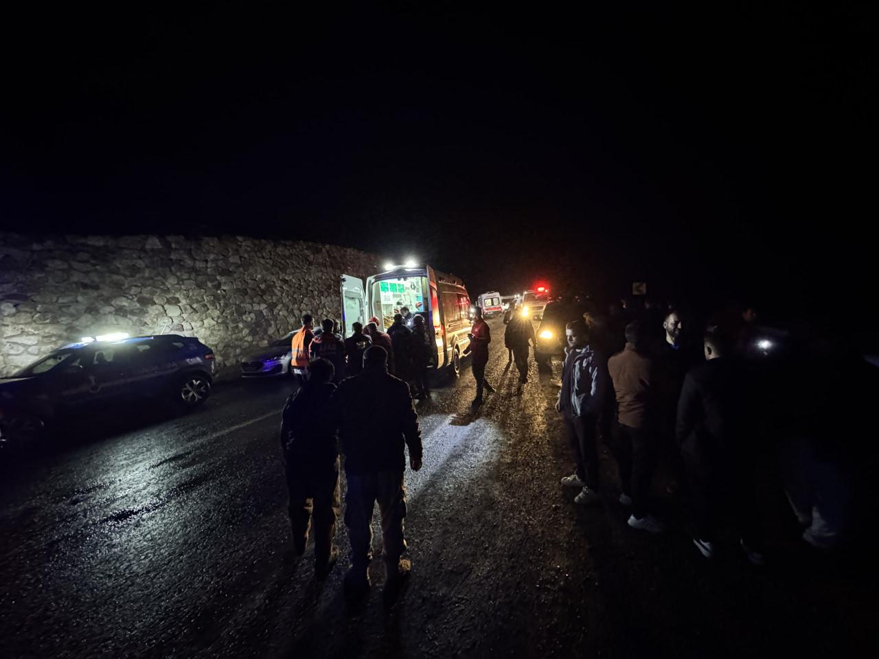 Yaralılar ,lk müdahalenin ardından hastaneye kaldırıldı.