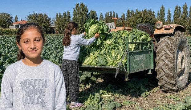 9 yaşındaki Medine&rsquo;nin s&ouml;zleri y&uuml;rek burktu: &ldquo;Yağmurun altında &ccedil;alışmak istemiyorum&rdquo;